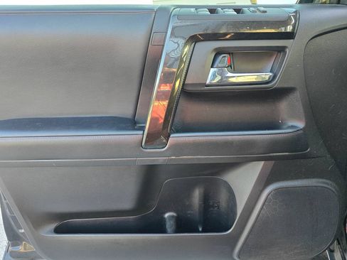 Used 2021 Toyota 4Runner Venture w/ Moonroof Package AWD/4WD image 9