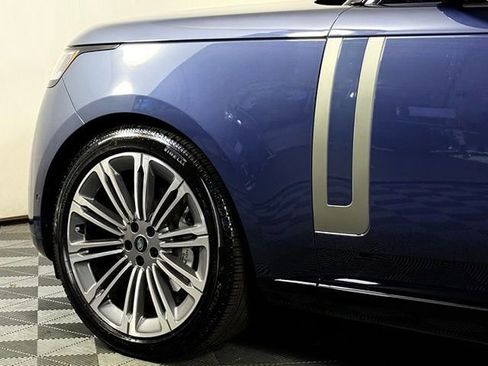 New 2025 Land Rover Range Rover Long Wheelbase SE image 15