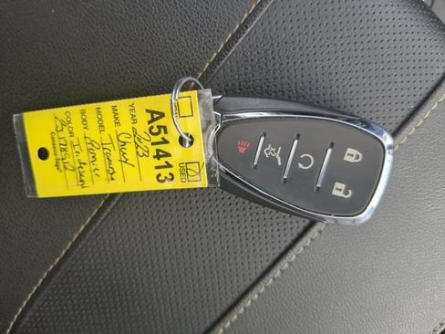 Used 2023 Chevrolet Traverse Premier w/ LPO, Floor Liner Package AWD/4WD image 34