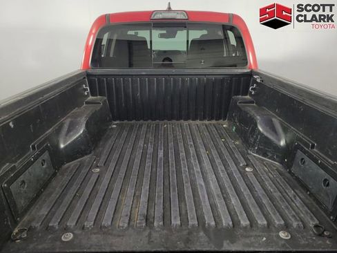 Used 2018 Toyota Tacoma SR5 RWD image 29