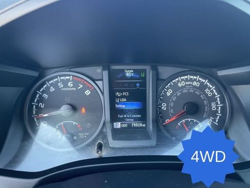 Used 2022 Toyota Tacoma SR AWD/4WD image 11