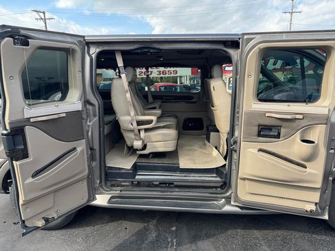 Used 2018 Ford Transit 150 130 Low Roof w/ Exterior Upgrade Package RWD image 9