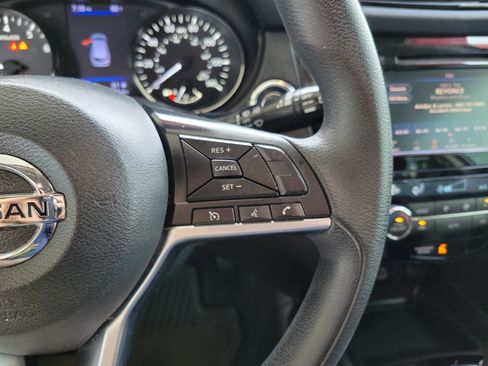 Used 2019 Nissan Rogue Sport SV image 18