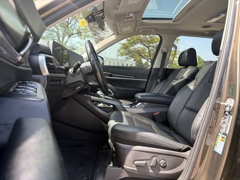 Certified 2023 Kia Telluride S w/ S Sunroof Package AWD/4WD image 33