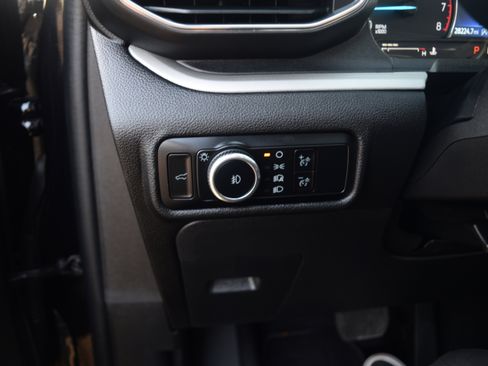 Used 2023 Ford Explorer XLT w/ Equipment Group 202A image 7