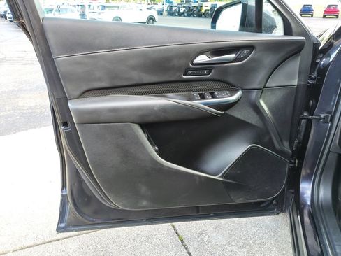 Used 2023 Cadillac XT4 Sport w/ Sun And Sound Package AWD/4WD image 9