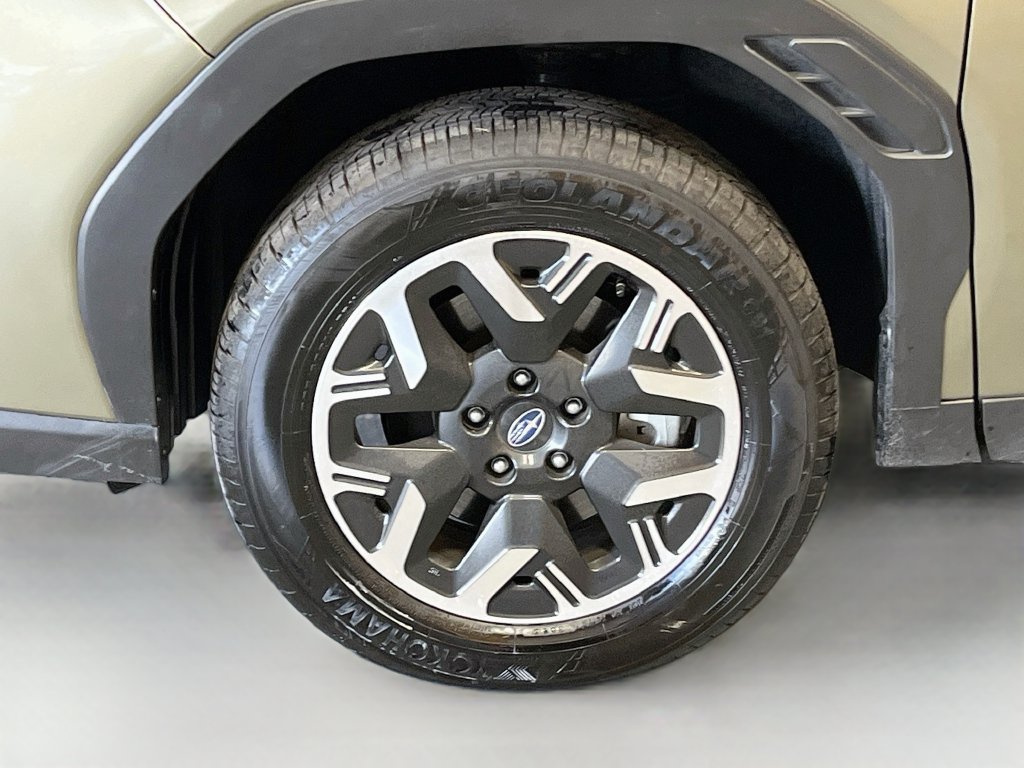 Used 2025 Subaru Forester Premium AWD/4WD image 31