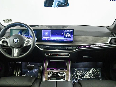 Used 2024 BMW X7 xDrive40i w/ M Sport Package AWD/4WD image 14