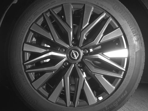 Used 2025 Nissan Altima 2.5 SV image 9