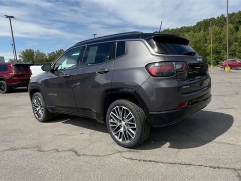 Used 2022 Jeep Compass Limited w/ Elite Group image 6