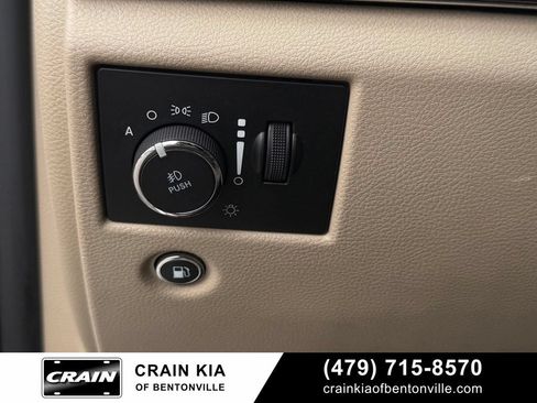Used 2018 Jeep Grand Cherokee Limited AWD/4WD image 12