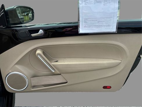 Used 2013 Volkswagen Beetle 2.0T FWD image 24