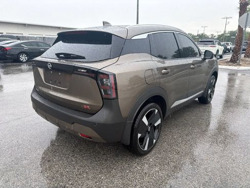 Certified 2025 Nissan Kicks SR FWD image 4