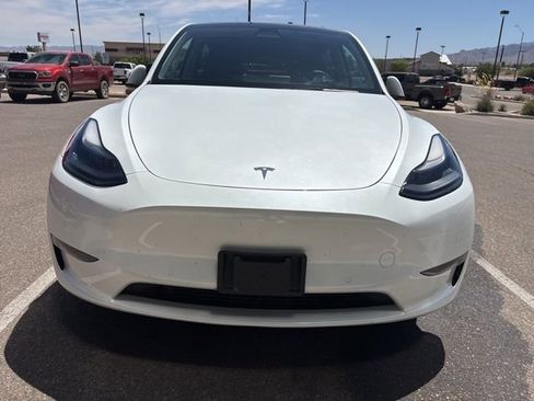Used 2022 Tesla Model Y Long Range AWD/4WD image 7