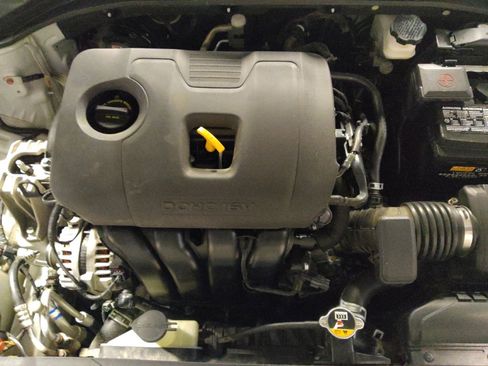 Used 2019 Hyundai Elantra SEL image 30