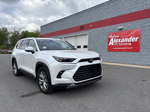 Certified 2024 Toyota Grand Highlander Limited image 1
