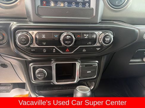 Used 2022 Jeep Gladiator Sport AWD/4WD image 17