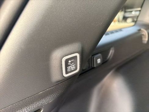 Used 2025 Jeep Grand Cherokee Limited w/ Luxury Tech Group II RWD image 23