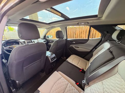 Used 2018 Chevrolet Equinox LT w/ Sun & Infotainment Package FWD image 8