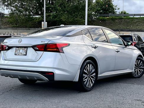 Used 2024 Nissan Altima 2.5 SV FWD image 22