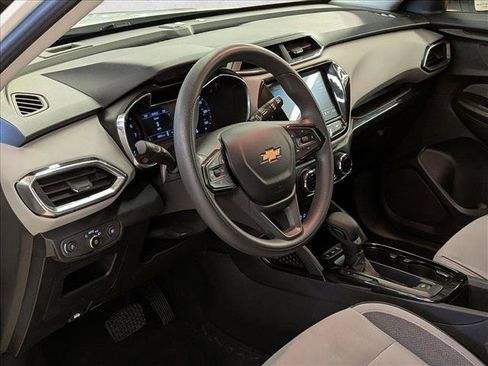 Used 2021 Chevrolet TrailBlazer LT w/ Sun and Liftgate Package FWD image 10