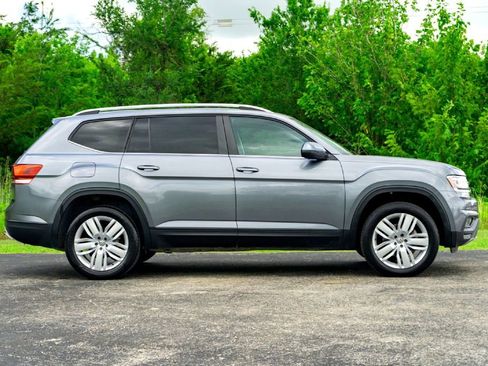 Used 2019 Volkswagen Atlas SE w/ Panoramic Sunroof Package FWD image 6