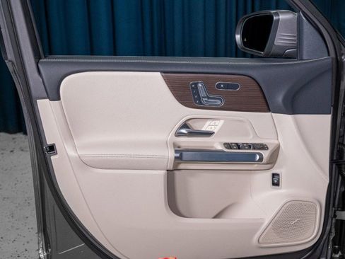 New 2026 Mercedes-Benz GLB 250 image 12