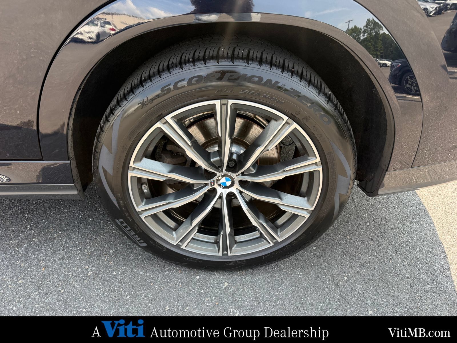 Used 2021 BMW X6 xDrive40i w/ M Sport Package AWD/4WD image 13