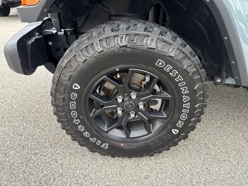 Certified 2025 Jeep Gladiator Sport AWD/4WD image 9
