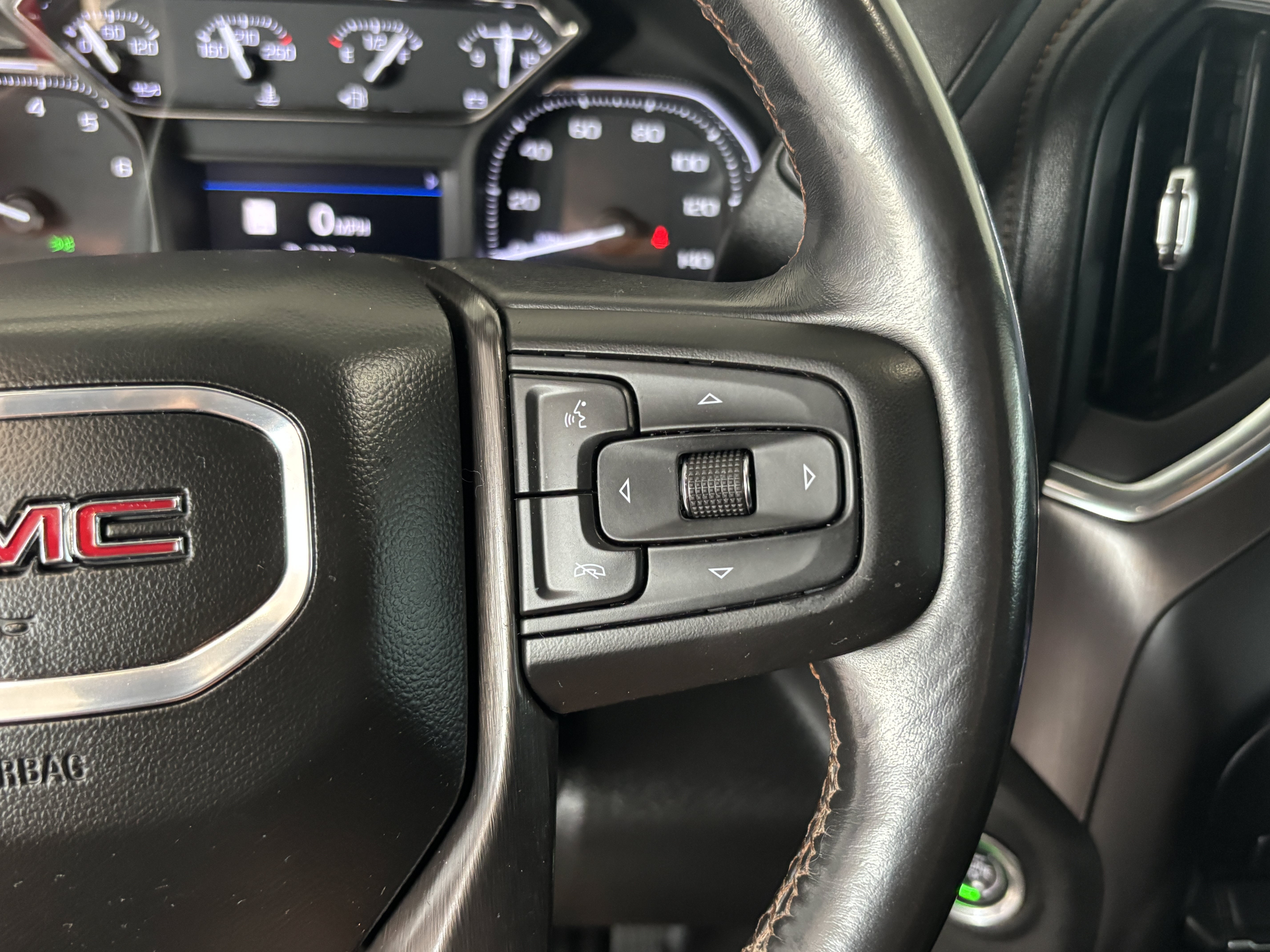 Used 2021 GMC Sierra 1500 AT4 w/ AT4 Preferred Package AWD/4WD image 13