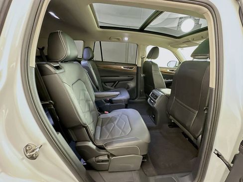 Used 2024 Volkswagen Atlas SE image 28
