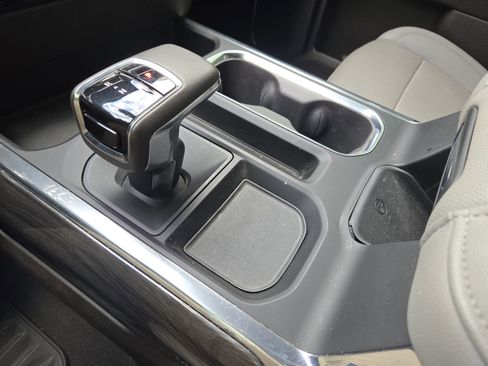 Used 2022 Chevrolet Silverado 1500 LTZ image 24