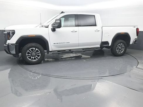 Used 2024 GMC Sierra 2500 SLE w/ SLE Convenience Package AWD/4WD image 2