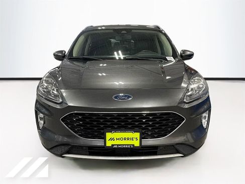 Used 2020 Ford Escape Titanium image 2