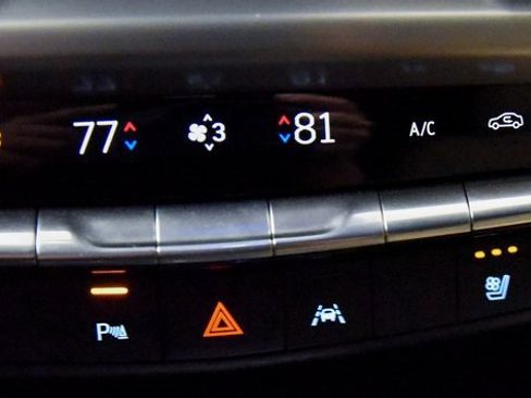 Used 2024 Cadillac XT4 Premium Luxury image 24