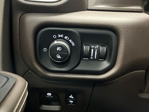 Used 2025 RAM 1500 Laramie w/ Laramie Southwest Edition AWD/4WD image 32
