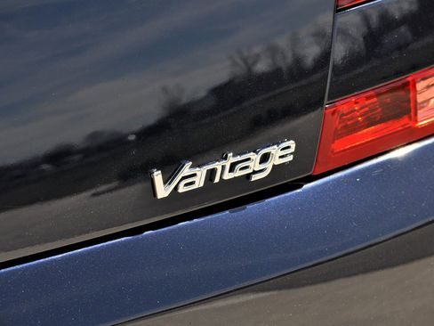 Used 2009 Aston Martin V8 Vantage Coupe image 21