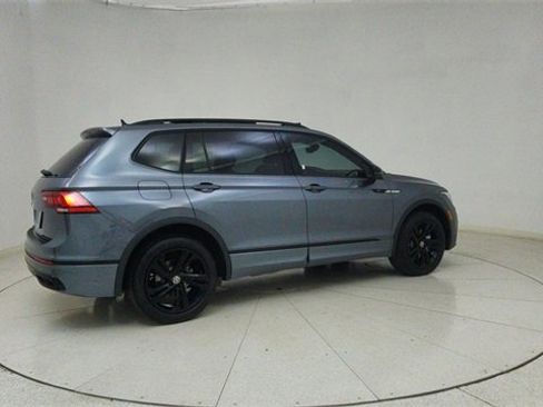 Used 2023 Volkswagen Tiguan SE R-Line image 71
