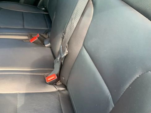 Used 2017 Ford Explorer XLT w/ Equipment Group 202A FWD image 18