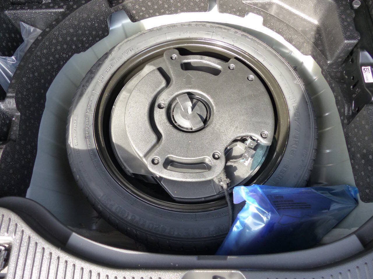 Used 2022 Buick Encore Preferred w/ Safety Package AWD/4WD image 19