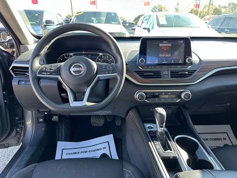 Used 2023 Nissan Altima 2.5 SV FWD image 16