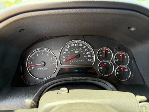 Used 2009 GMC Envoy SLE AWD/4WD image 18