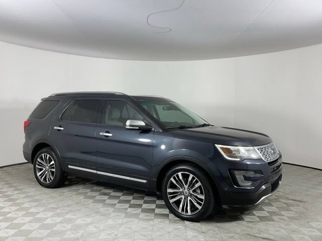 Used 2017 Ford Explorer Platinum AWD/4WD image 4