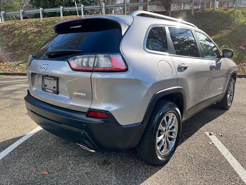 Used 2019 Jeep Cherokee Latitude Plus w/ Comfort/Convenience Group image 35