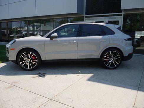 New 2026 Porsche Cayenne S AWD/4WD image 2