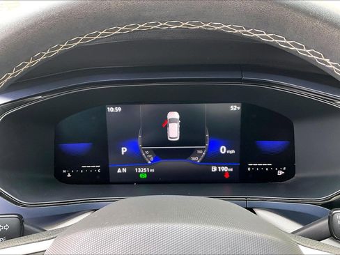 Certified 2022 Volkswagen Taos SE image 20