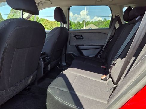 Used 2023 Nissan Rogue S FWD image 7