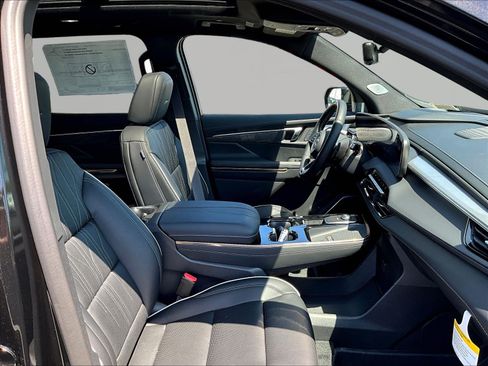 New 2026 Buick Enclave Avenir w/ Super Cruise Package FWD image 10