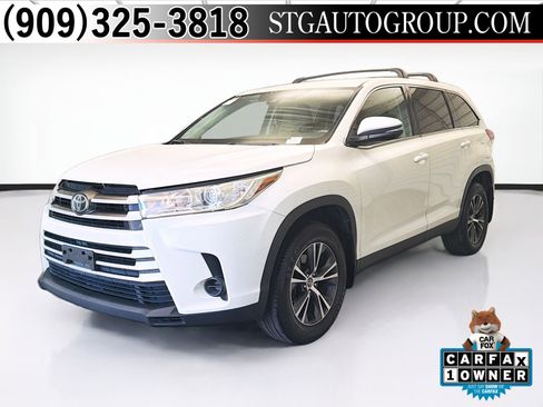 Used 2019 Toyota Highlander LE w/ Carpet Mat Package (TMS) image 1