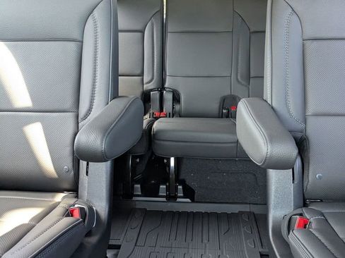 New 2025 GMC Yukon XL Denali w/ Sun & Power Step Package image 11